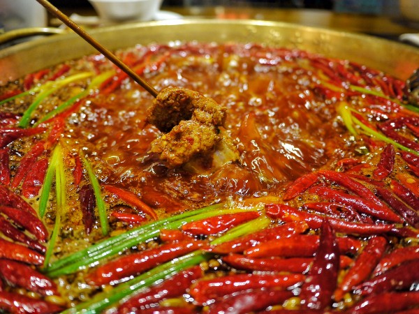 寒冬臘月，巴蜀串串重塑城市冰山一角