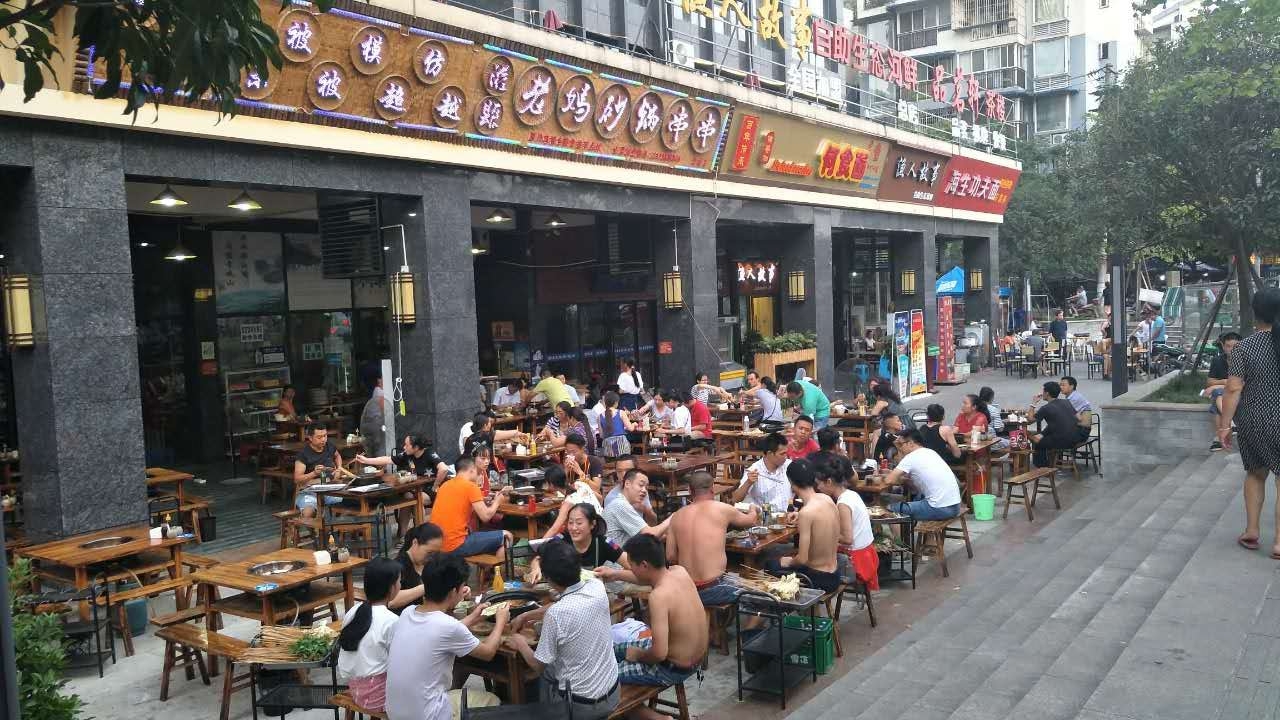 為你身邊的她做碗串串香，美味堪比砂鍋串串香加盟店