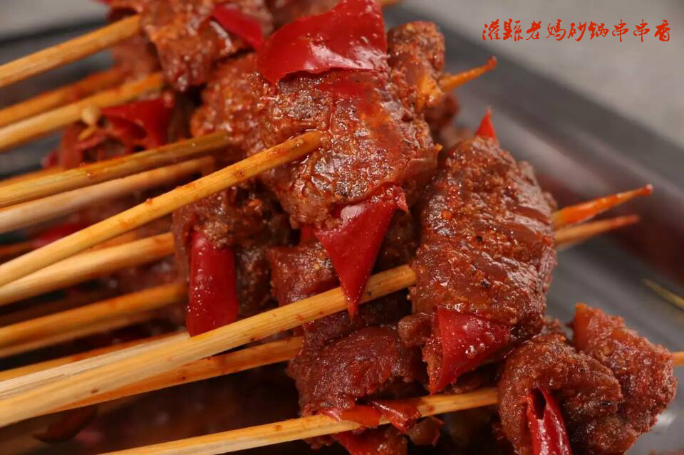 傳統(tǒng)火鍋一路走跌，灌縣老媽等串串香加盟卻逆勢(shì)走紅